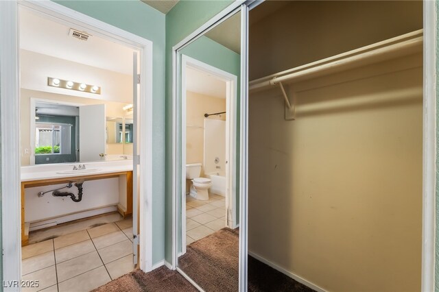 350 S Durango Dr Unit 108, Las Vegas, NV 89145 - closet featuring a sink