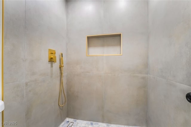 529 Fork Mesa Ct, Henderson, NV 89015 - full bathroom featuring a tile shower