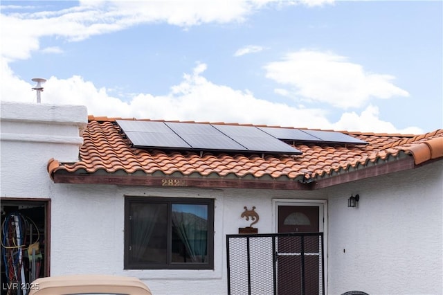 2822 La Palma Dr, Laughlin, NV 89029 - exterior view of a tile roof and stucco siding