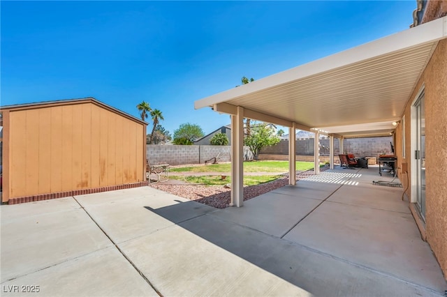 819 Arrowhead Trl, Henderson, NV 89002 - view of patio / terrace featuring a fenced backyard
