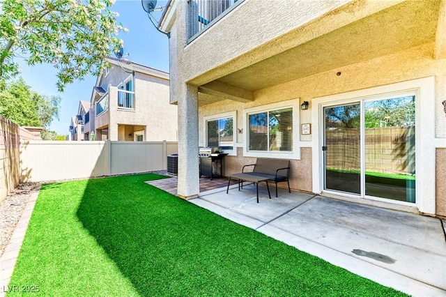 view of yard with a patio