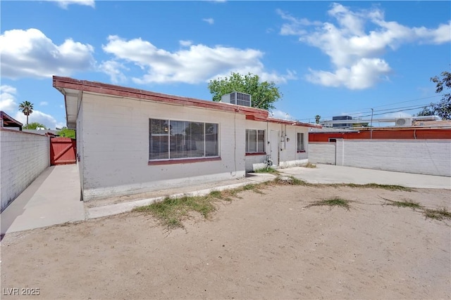 2016 Linden Ave, Las Vegas, NV 89101 - view of front of property featuring a gate
