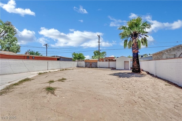2016 Linden Ave, Las Vegas, NV 89101 - view of yard featuring fence