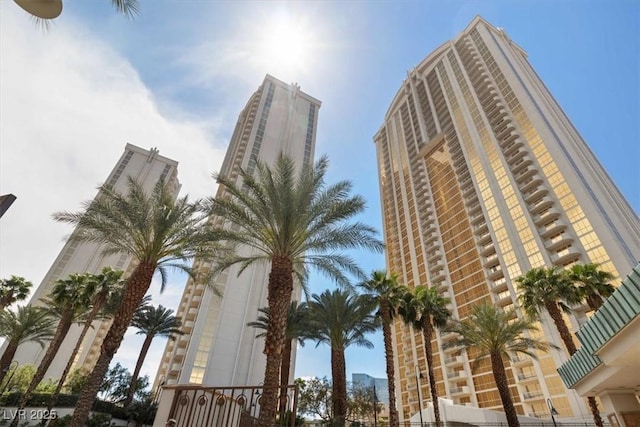 125 E Harmon Ave Unit 321, Las Vegas, NV 89109 - view of building exterior