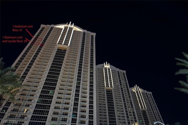 125 E Harmon Ave Unit 321, Las Vegas, NV 89109 - view of property at twilight