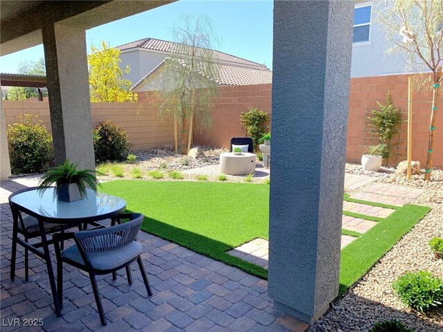 6511 Dove Point Pl, Las Vegas, NV 89130 - view of patio / terrace with a fenced backyard