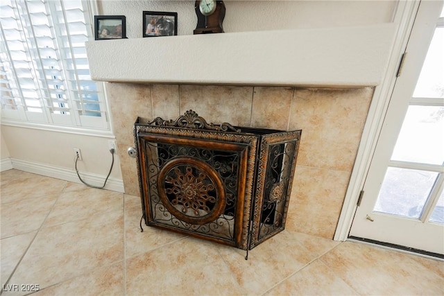 detailed view of baseboards