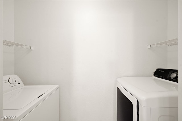 913 Duckhorn Ct Unit 204, Las Vegas, NV 89144 - laundry room featuring independent washer and dryer