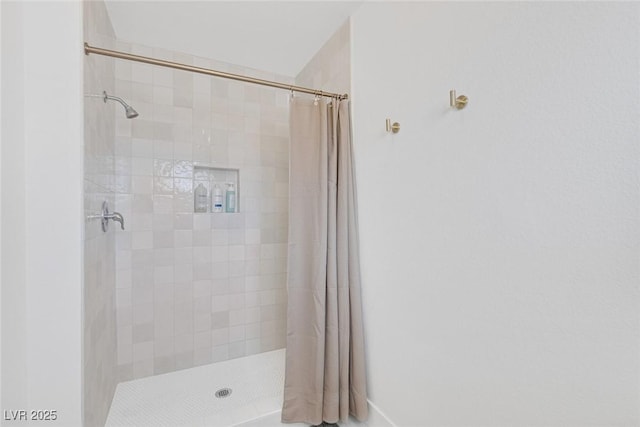 325 Heather Dr, Henderson, NV 89002 - bathroom featuring tiled shower