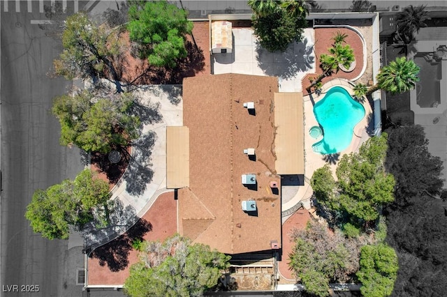 bird's eye view of a pool area