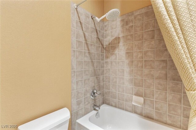 7719 Villa Montara St, Las Vegas, NV 89123 - full bathroom featuring toilet and shower / tub combo with curtain