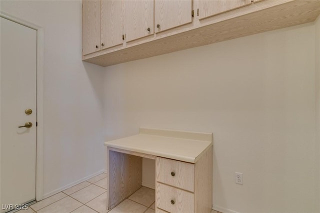 494 Dart Brook Pl, Henderson, NV 89012 - mudroom featuring light tile patterned floors, baseboards, and built in desk