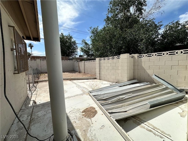 2300 Pardee Pl, Las Vegas, NV 89104 - fenced backyard with a patio