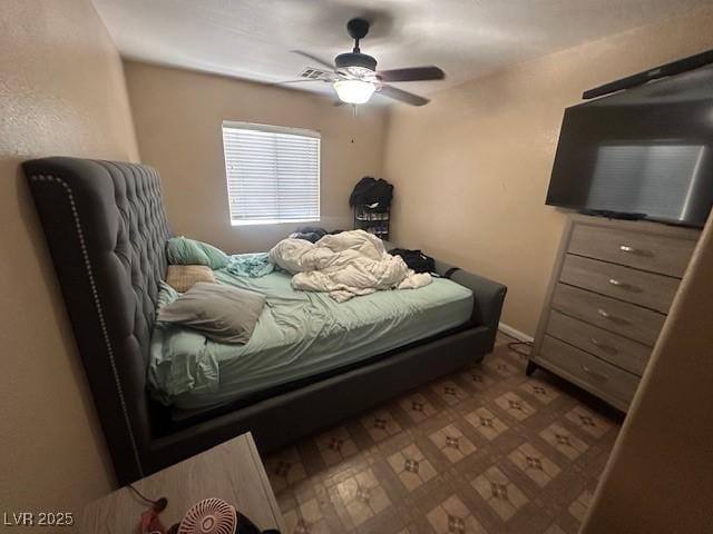 bedroom featuring a ceiling fan