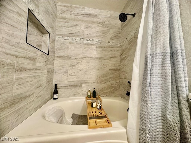 3151 Soaring Gulls Dr Unit 1023, Las Vegas, NV 89128 - full bath with a tub and a shower with curtain