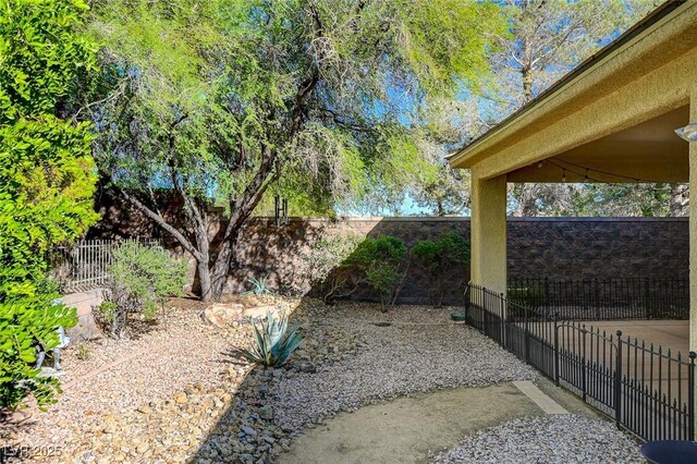 10302 Cara Mia Ct, Las Vegas, NV 89135 - view of fenced yard