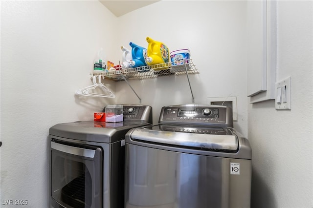 9513 Perennial View Ave, Las Vegas, NV 89148 - laundry area featuring washing machine and dryer