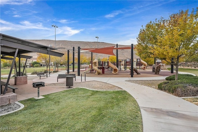 6184 Willow Rock St, Las Vegas, NV 89135 - surrounding community featuring a yard