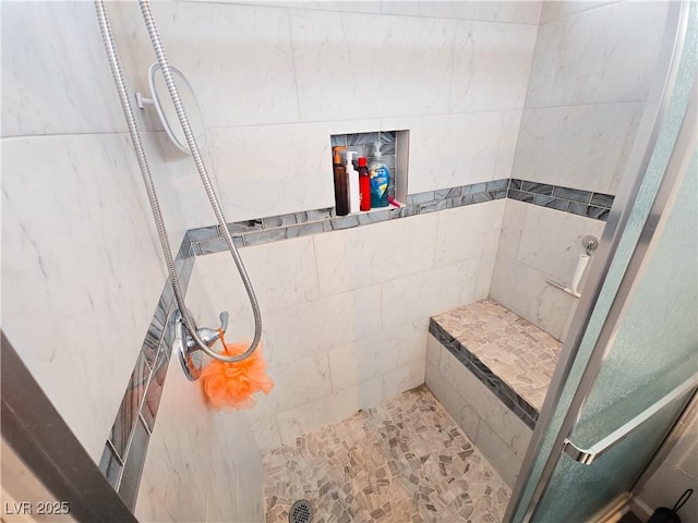 3771 Desert Marina Dr Unit 95, Laughlin, NV 89029 - bathroom featuring tiled shower