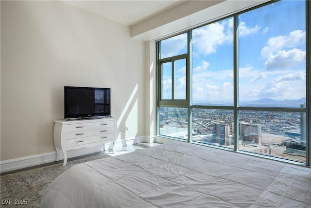 2700 S Las Vegas Blvd Unit 4305, Las Vegas, NV 89109 - bedroom featuring baseboards