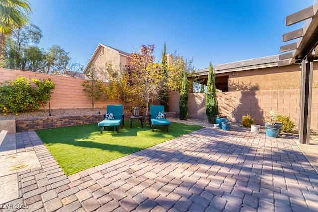 8137 Cape Flattery Ave, Las Vegas, NV 89147 - view of patio