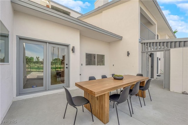 2160 Pueblo Cir, Las Vegas, NV 89169 - view of patio featuring outdoor dining area