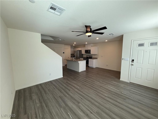 1906 Arietta Vista St, Henderson, NV 89044 - unfurnished living room featuring dark wood-style floors, a ceiling fan, baseboards, and recessed lighting