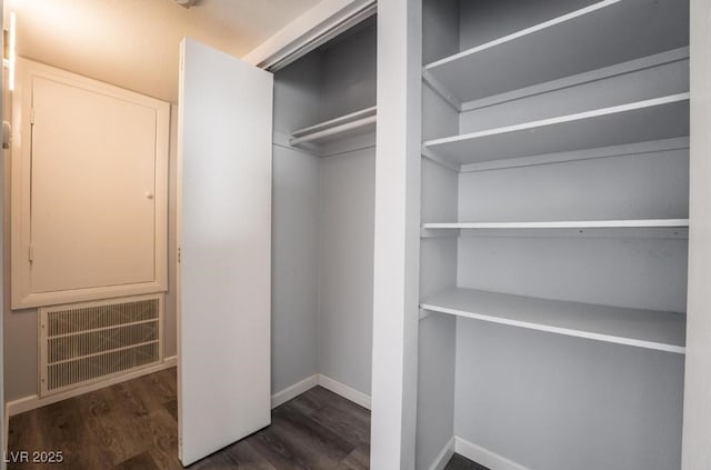 745 N Royal Crest Cir Unit 141, Las Vegas, NV 89169 - view of closet