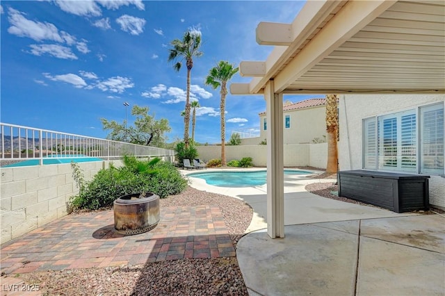 4 Tarryall Ter, Henderson, NV 89074 - view of pool with a fenced backyard and a patio