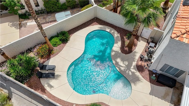 4 Tarryall Ter, Henderson, NV 89074 - view of swimming pool featuring a fenced backyard and a patio area