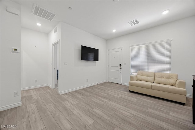 3706 Etendre Ct, Las Vegas, NV 89121 - living area featuring light wood-style floors, baseboards, and recessed lighting