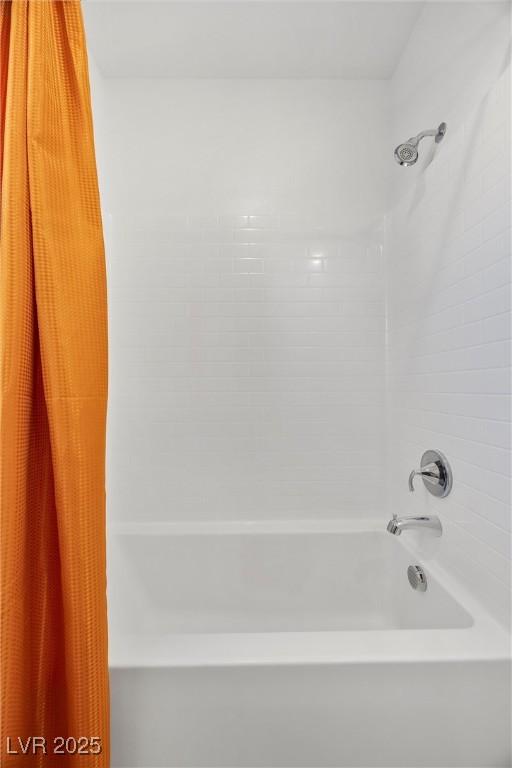 3706 Etendre Ct, Las Vegas, NV 89121 - bathroom with shower / tub combo