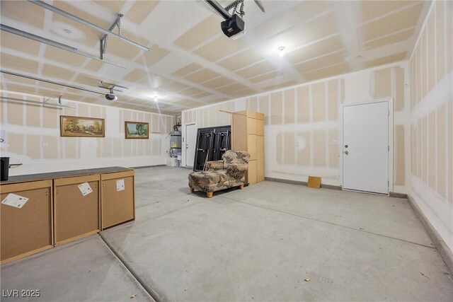 3706 Etendre Ct, Las Vegas, NV 89121 - garage featuring a garage door opener