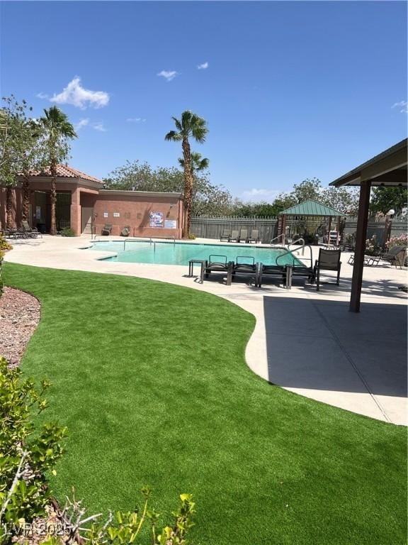 6545 Netherseal Ave, Las Vegas, NV 89139 - community pool with a patio