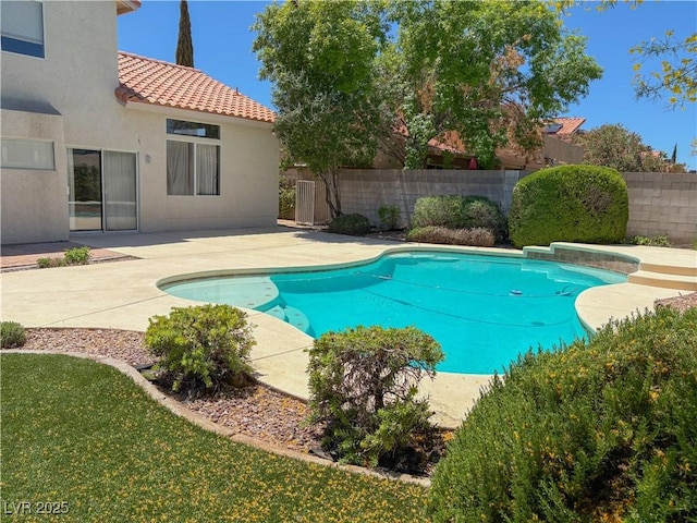 1564 Silver Knoll Ave, Las Vegas, NV 89123 - view of swimming pool featuring a fenced backyard and a patio area