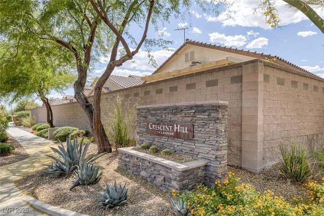 4050 Midnight Crest Ave, North Las Vegas, NV 89031 - community / neighborhood sign with fence