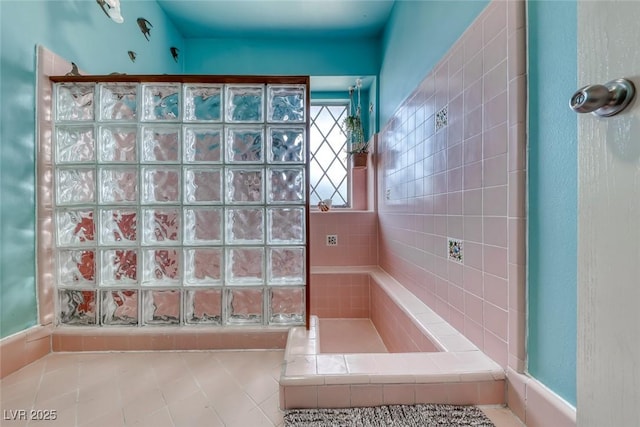 1721 E Oakey Blvd, Las Vegas, NV 89104 - bathroom featuring a shower stall