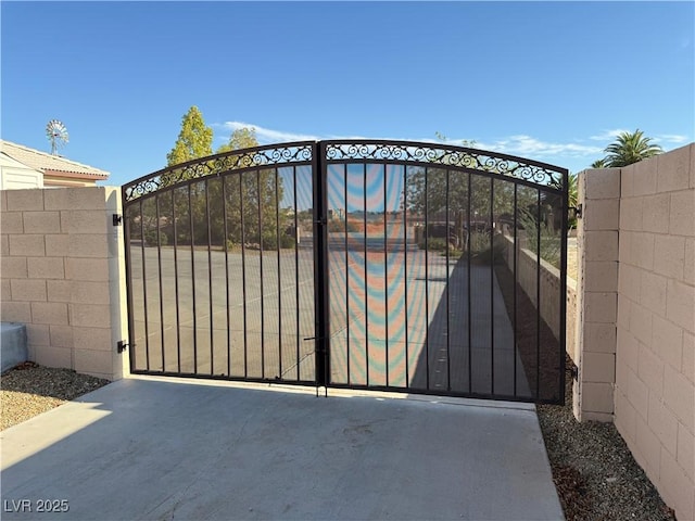 4455 W Ford Ave, Las Vegas, NV 89139 - view of gate