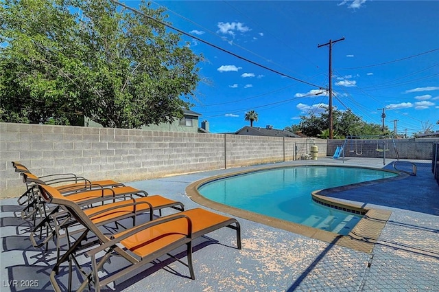 3018 Burnham Ave, Las Vegas, NV 89169 - view of swimming pool featuring a fenced backyard and a patio area