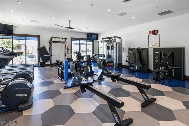workout area with recessed lighting, a ceiling fan, and baseboards