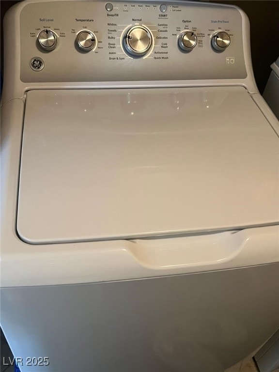 608 Blooming View Ave, North Las Vegas, NV 89032 - laundry view of washer / dryer