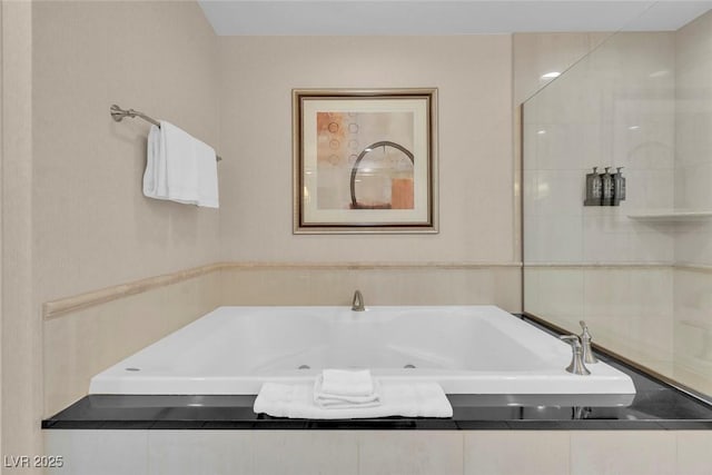 135 E Harmon Ave Unit 1102, Las Vegas, NV 89109 - bathroom with a jetted tub