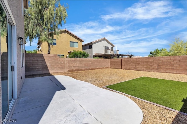 view of yard with a patio area