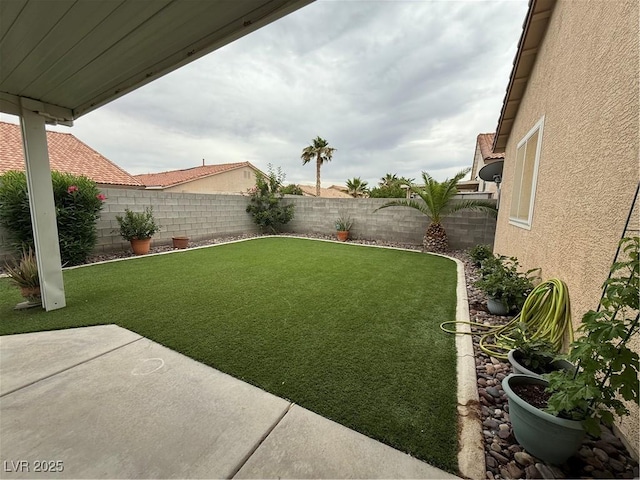 5318 Rio Eldorado Ct, North Las Vegas, NV 89031 - view of yard featuring a patio
