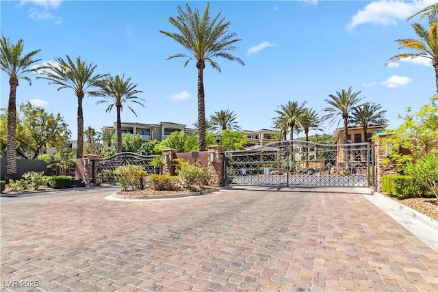 9125 Las Manaitas Ave Unit 302, Las Vegas, NV 89144 - view of gate