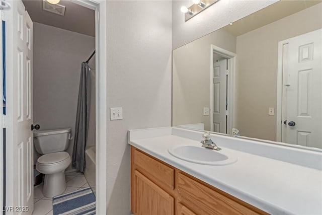 7912 Horn Beam Ct, Las Vegas, NV 89131 - full bath featuring toilet, tile patterned flooring, vanity, and shower / bath combo with shower curtain