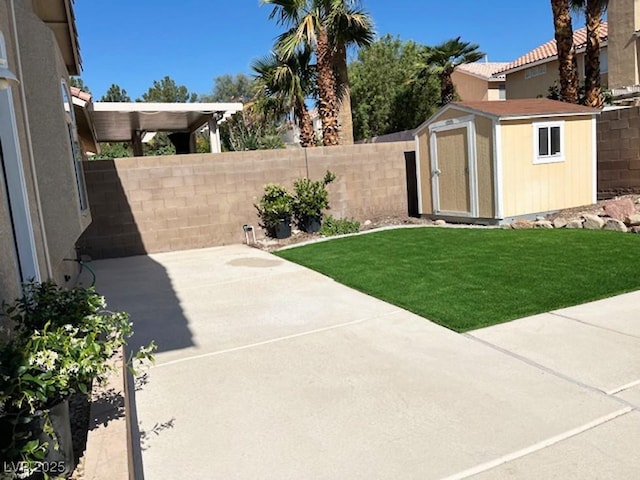 8714 Las Posas Ave, Las Vegas, NV 89147 - view of yard featuring a patio