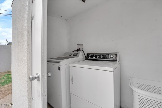 721 Carpenter Dr, Las Vegas, NV 89107 - laundry room with washing machine and clothes dryer