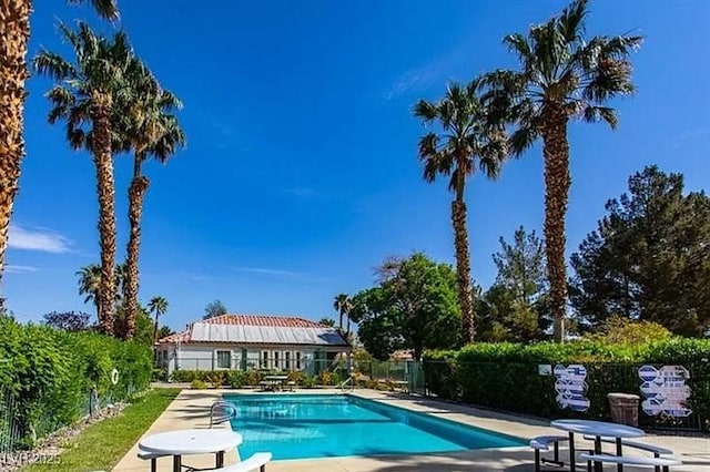 5400 Tassara Way Unit 106, Las Vegas, NV 89108 - community pool featuring fence