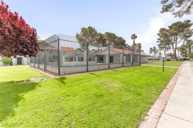 875 Rhinegold Way, Las Vegas, NV 89110 - view of yard